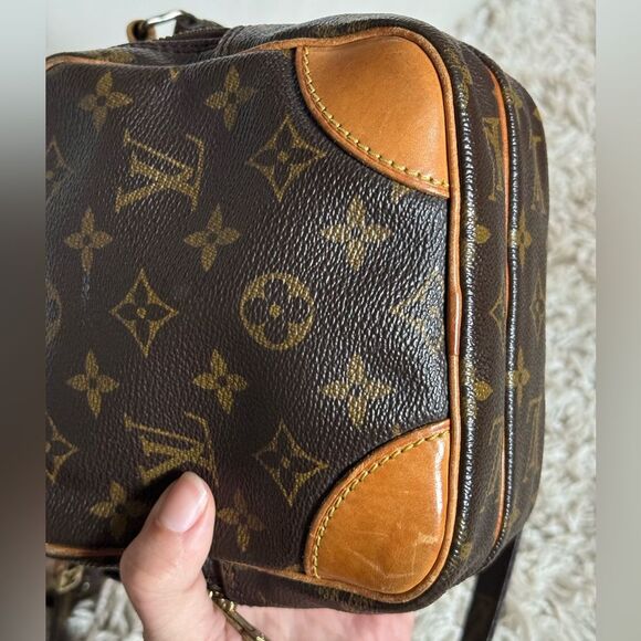 Vintage Luxury LOUIS VUITTON Amazone Crossbody Iconic Coated Canvas Handbag 1989 - Picture 5 of 16